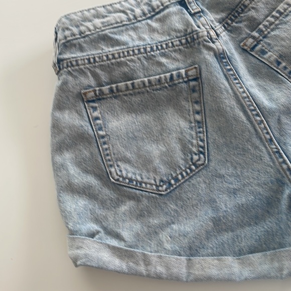 High Rise cuffed Denim Shorts - Picture 5 of 5